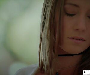 Vẻ đẹp Megan thích mút sex online không che dương vật của một chàng trai