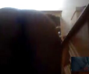 Cô gái otshlyl Ruskunu phim sex online trực tuyến tóc vàng trong một ly bia