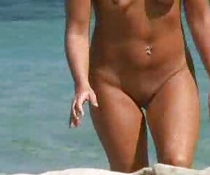 Cô gái vuốt ve tay đua với bàn tay của họ, và phim sex online 3gp họ