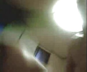 Một đám đông nam phim sex chơi trực tuyến ném một kẻ phản bội vào rừng