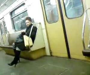 Tuyết Con gái nhảy vào các chàng trai của www phim sex online dương vật với một mặt nạ